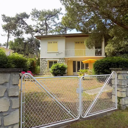 Villa - En Rdc D'une Maison Individuelle - Plage A Pied