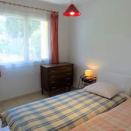Villa - En Rdc D'une Maison Individuelle - Plage A Pied *
